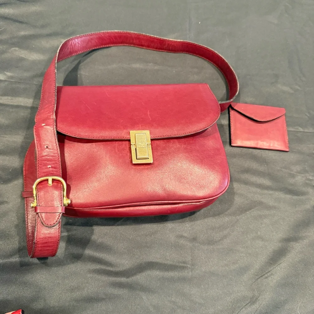 Vintage Céline Horse Carriage Clasp Burgundy Leather Shoulder Bag - Picture 16 of 16